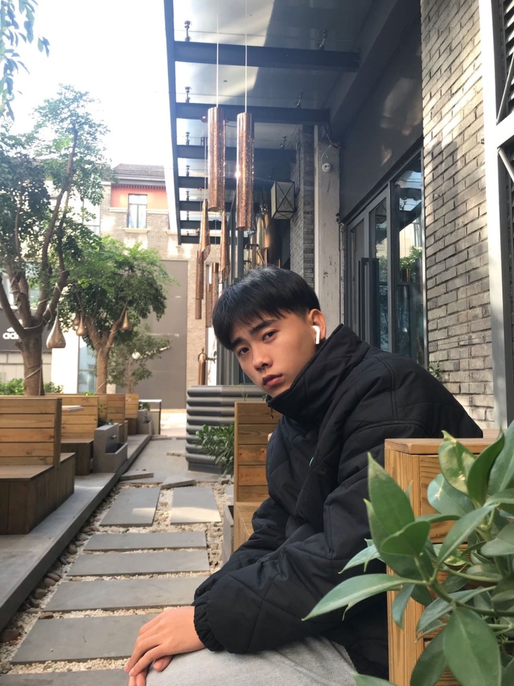 酥长卿-福建省·福州市·闽侯县--身高173体重125男、有拍照经验想要接些寄拍网拍宣传宣传,知道没有天上掉馅饼的好事希望善良