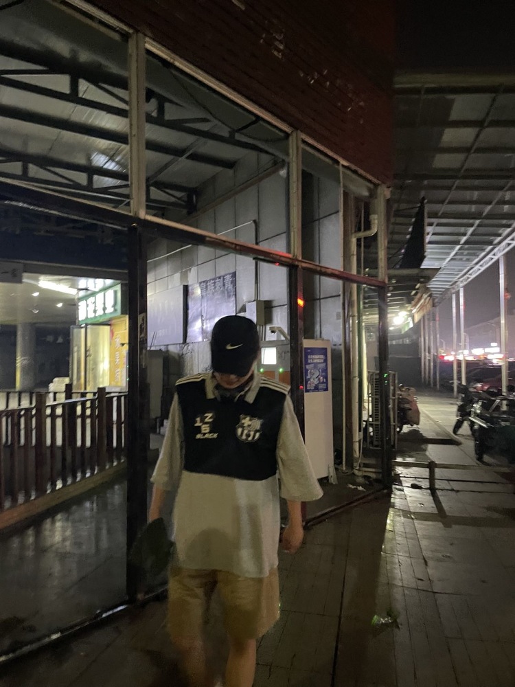 理想-江苏省·宿迁市·宿豫区--今年20岁身高181 体重136 可接寄拍 欢迎各位哥哥姐姐联系我工作认真负责喜欢穿搭