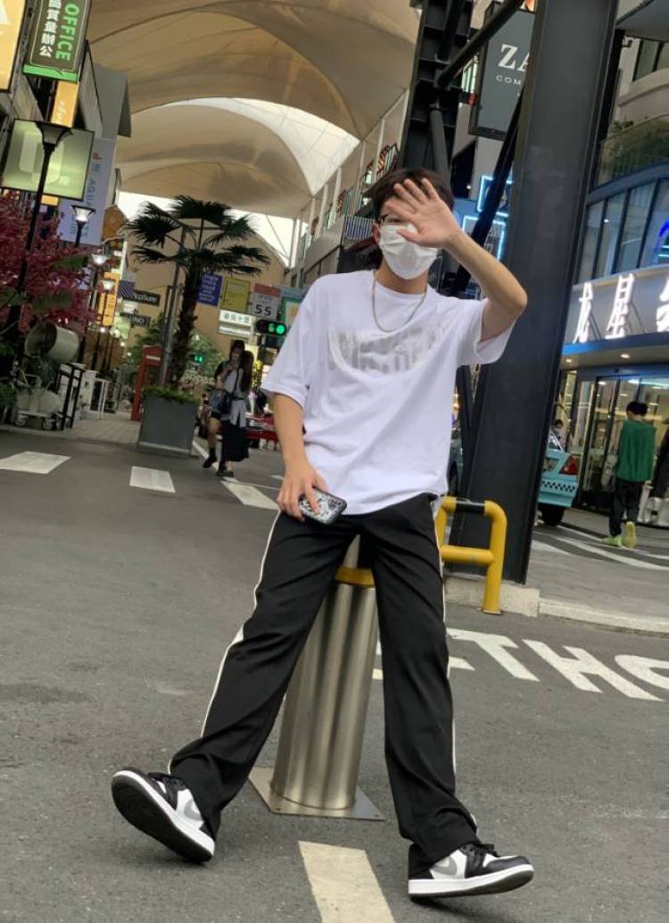 www.886.com-广东省·广州市·天河区-抖音快手某红薯-寄拍模特 会拍照 会修图
身高 170 体重 115
接饰品 衣服 其他都可
可以接受各种风格 出片效率高