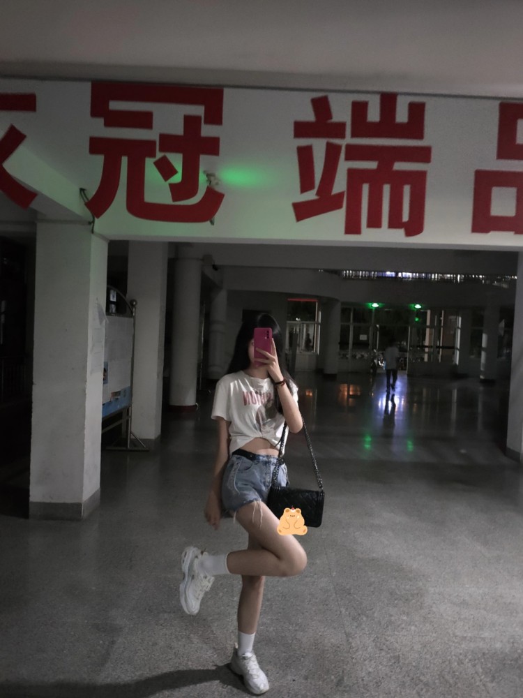 阿阳🐑-山东省·聊城市·莘县--身高170、体重96斤、可以接淘宝晒图啦~也可以置换都好商量。衣服,耳饰,包包,首饰,都可以的。