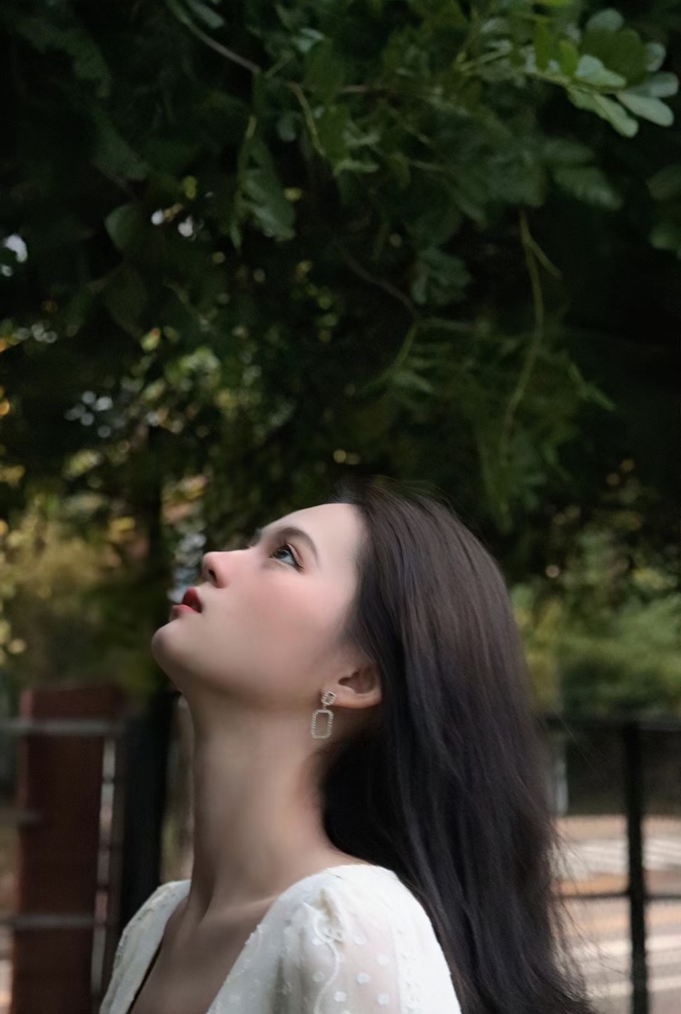 rosie-广东省·广州市·天河区-抖音-身高167,体重90,会修图会化妆,想要接衣服饰品鞋子寄拍,买家秀或模特图都可以