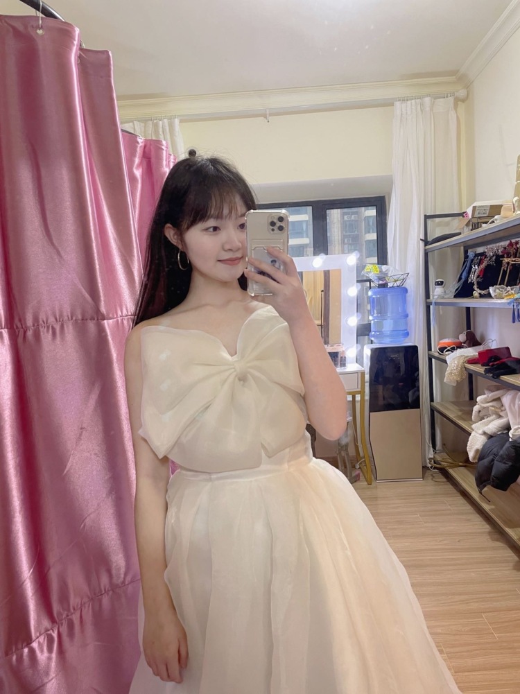 YUZAI-湖南省·张家界市·永定区-抖音,某红薯-169cm/50kg
甜美日系少女各种风格可尝试
接寄拍,种草,开箱等
抖音粉丝1000