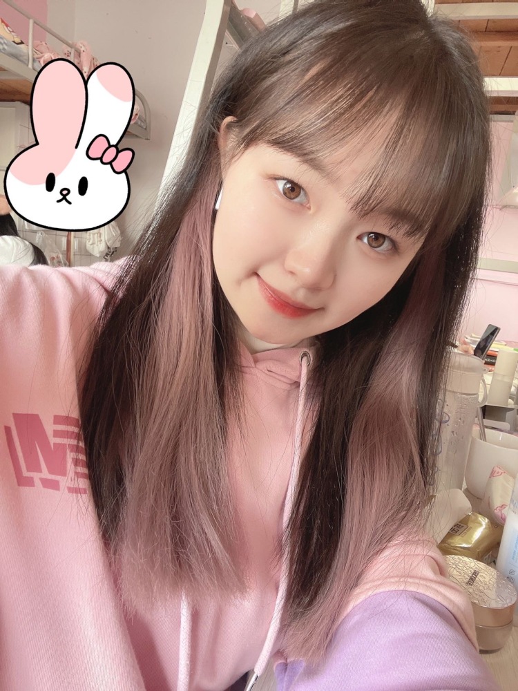 YUZAI-湖南省·张家界市·永定区-抖音,某红薯-169cm/50kg
甜美日系少女各种风格可尝试
接寄拍,种草,开箱等
抖音粉丝1000