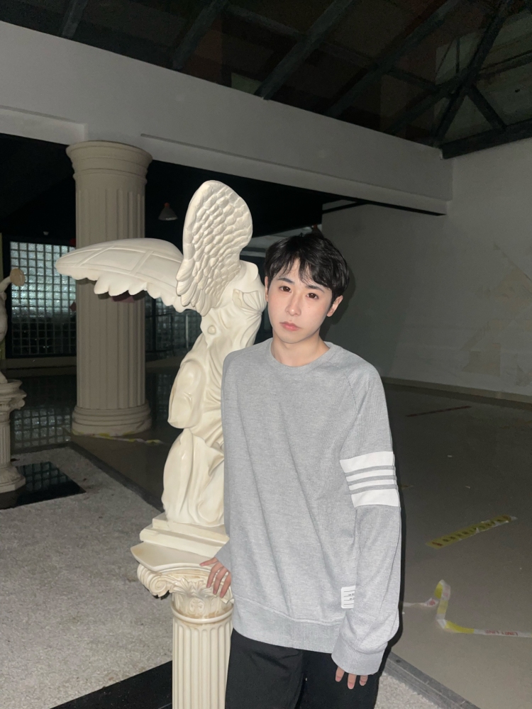 未来-江苏省·南京市·溧水区-抖音-身高170 体重110 在校大学生 热爱拍照 并会精修图片 接各种寄拍送拍