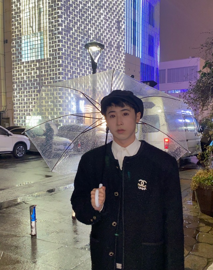 未来-江苏省·南京市·溧水区-抖音-身高170 体重110 在校大学生 热爱拍照 并会精修图片 接各种寄拍送拍