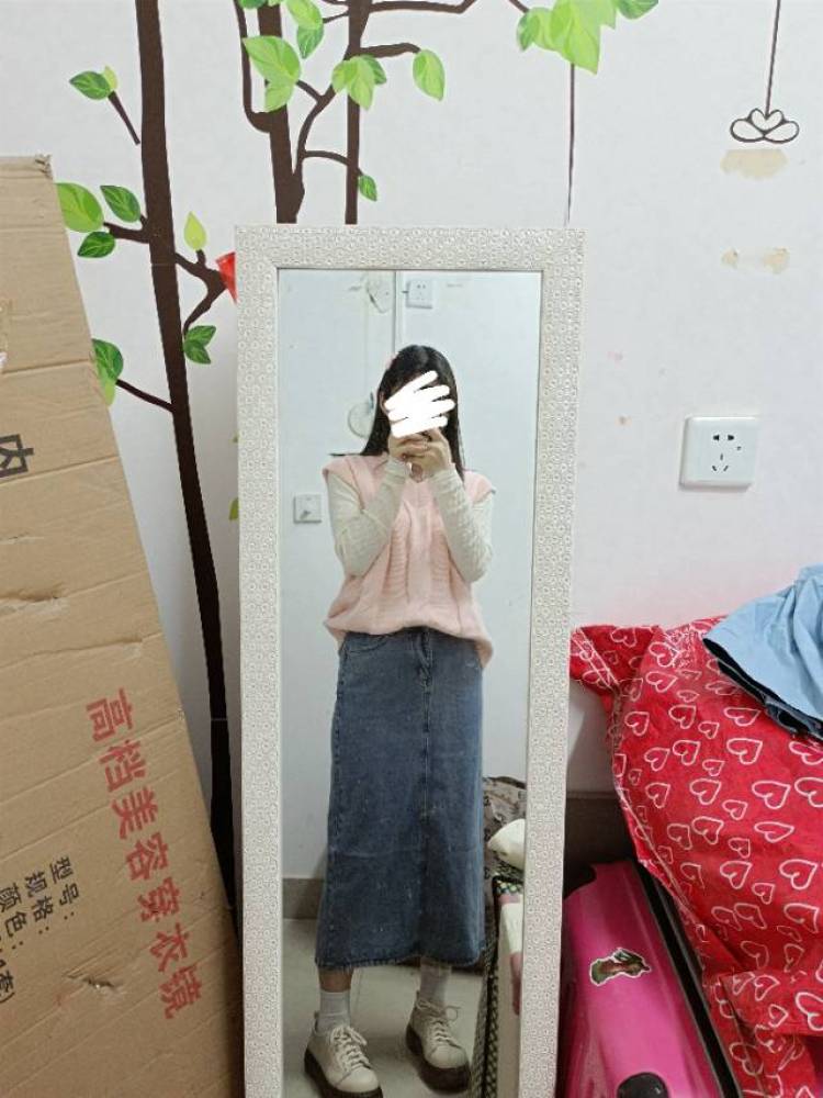 葡萄很甜-河南省·郑州市·中原区--本人学生一枚 身高163 体重48kg
平时喜欢穿搭 风格多变 各种风格都能驾驭
 擅长p图  可自行p图 爱好唱歌
可接🍑  pdd 服饰 鞋子 首饰 包包等