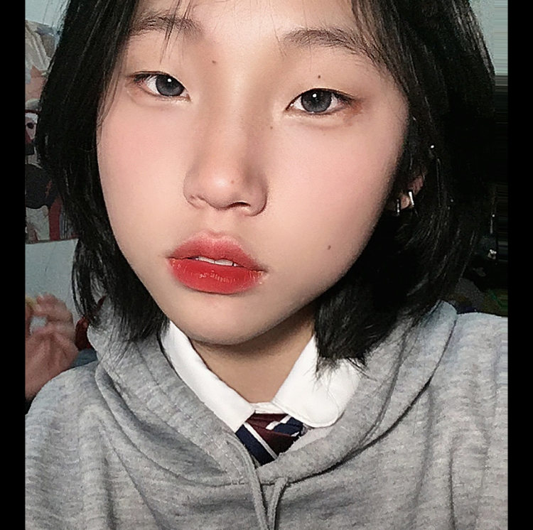 查海生-河北省·邢台市·内丘县-快手-女高中生，身高165cm，体重54kg，擅长拍各种风格照片，喜欢汉服、JK制服，作品风格偏复古港风和古风，各种风格都能驾驭。