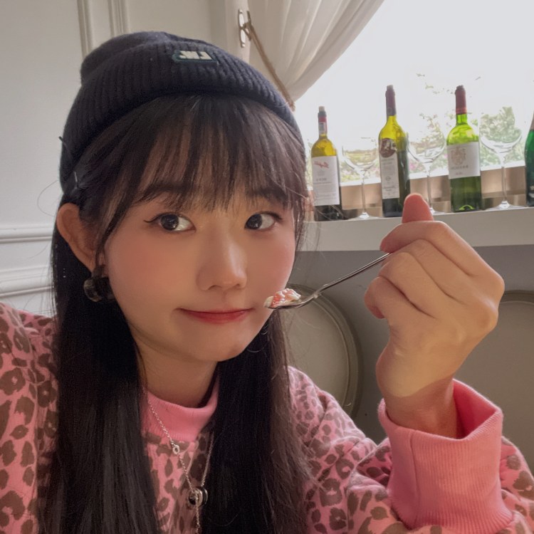 格林莓巷🍒-广东省·深圳市·龙岗区-抖音-身高158 体重85 
偏向小清新、甜辣、甜美风
兼职模特，新人接寄拍