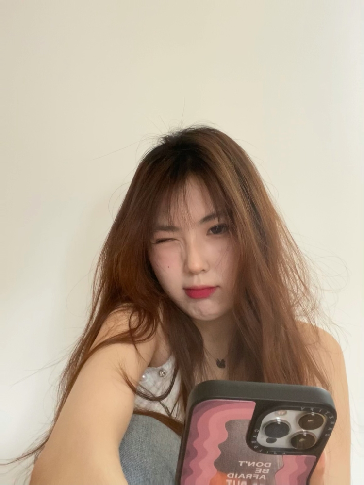 腿毛有点甜.-江苏省·扬州市·仪征市-抖音 微博 某红薯-平时爱唱歌，玩抖音，抖音粉一千多，只想赚点零花钱花花，上手快，效率高