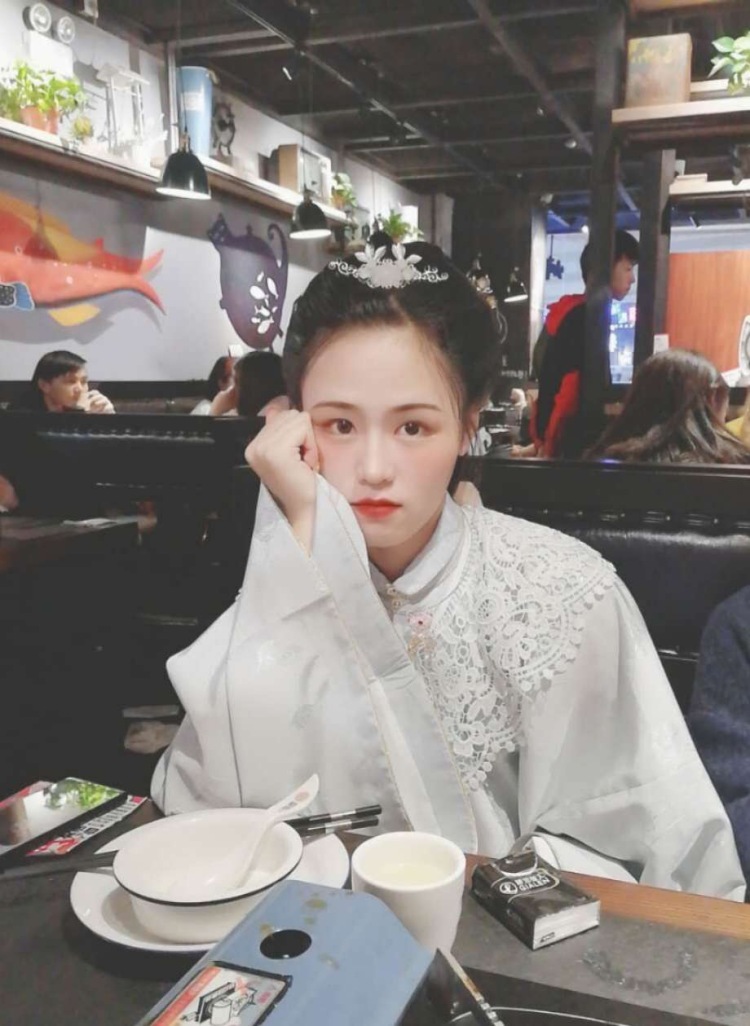 大 豆页-广东省·广州市·天河区-抖音-买家秀，平面模特兼职，推广，🉑介绍任何风格，快来找我拍照吧！无公主病