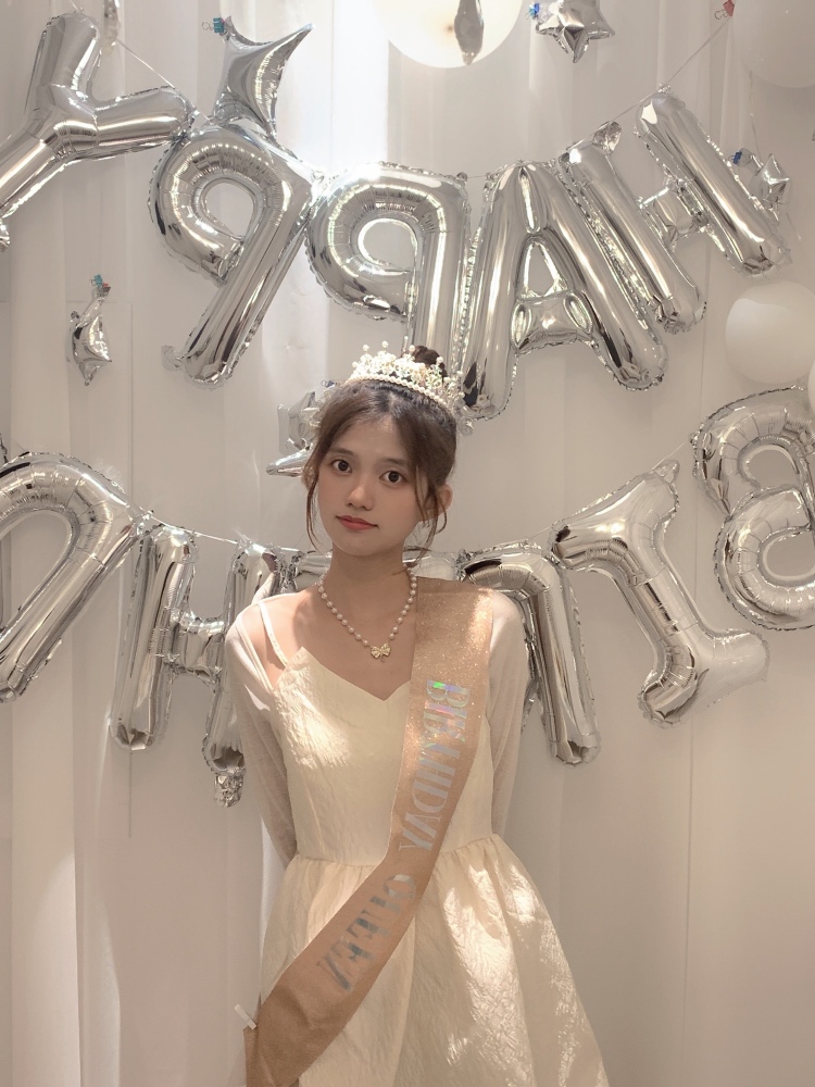 🎀-海南省·海口市·美兰区--161cm 42kg 爱拍照 会修图 可接衣服饰品鞋子等寄拍！暴露着装风格勿扰！