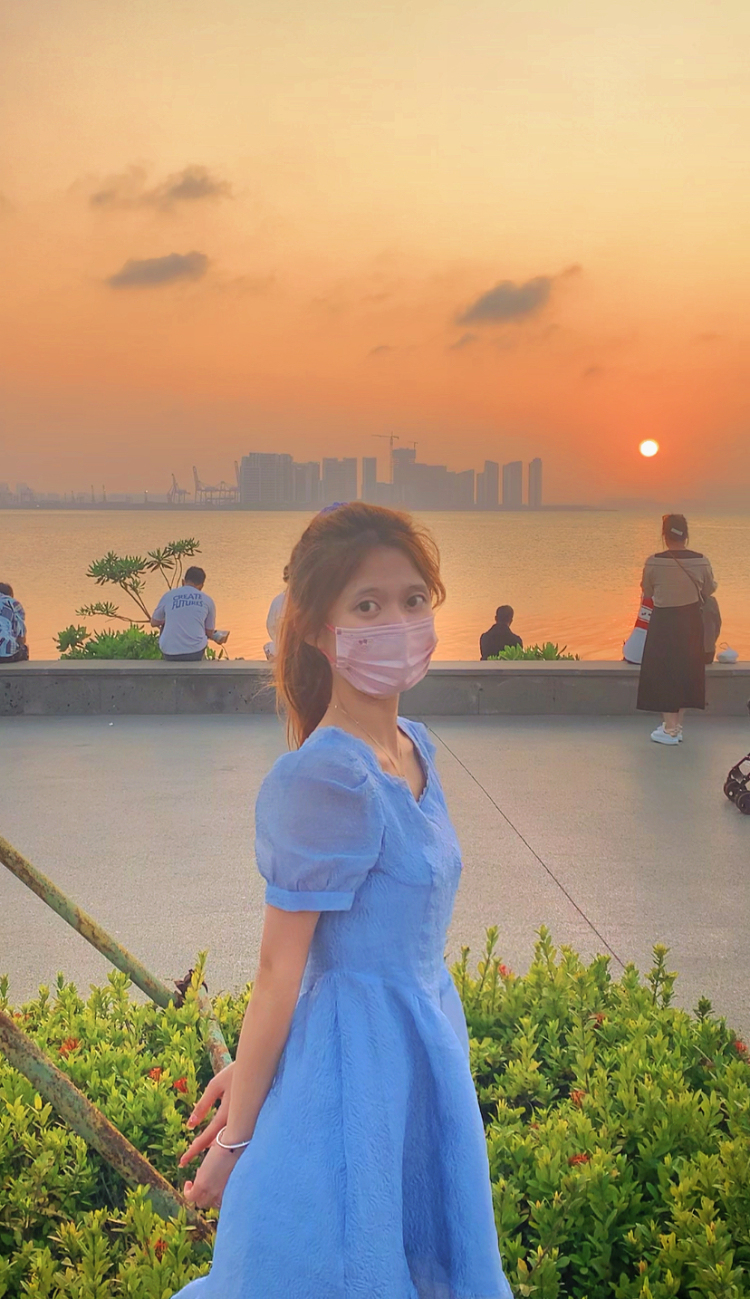 🎀-海南省·海口市·美兰区--161cm 42kg 爱拍照 会修图 可接衣服饰品鞋子等寄拍！暴露着装风格勿扰！