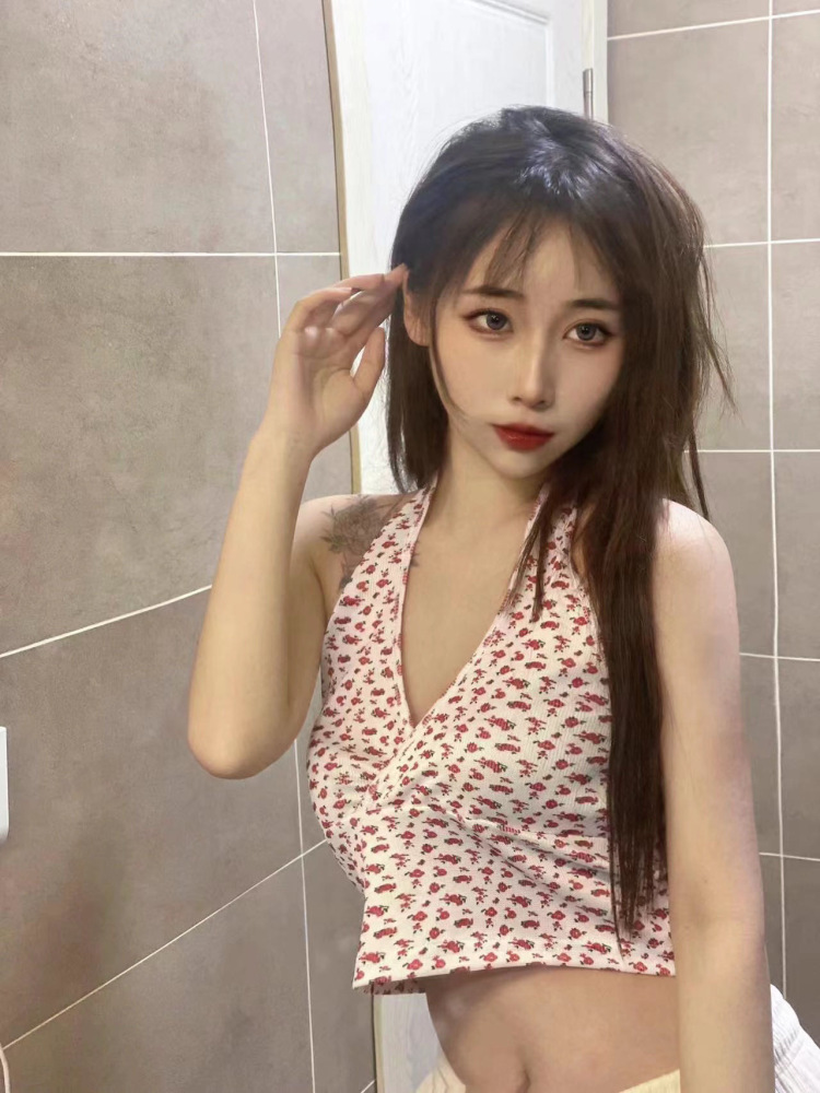 A千寻📷-辽宁省·沈阳市·沈河区--大家好 我是一个干自媒体的女孩 生活中爱分享拍照和录视频记录生活 初来乍到 不在意💰 如看好可以长期合作