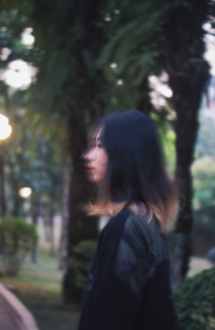 泠与-广东省·深圳市·南山区-某红薯，微博，抖音，快手，B站-在校大学生。可接买家秀，开箱测评种草，短视频vⅠog创作，免费试用，探店打卡，平面模特兼职，品牌代言，校园推广。