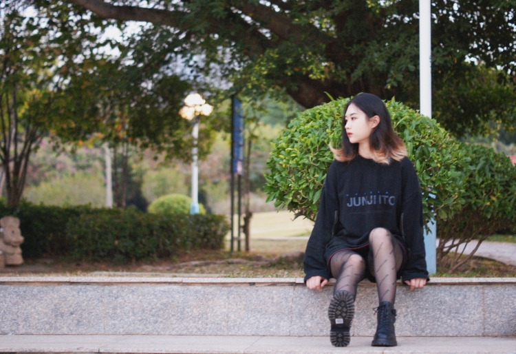 泠与-广东省·深圳市·南山区-某红薯，微博，抖音，快手，B站-在校大学生。可接买家秀，开箱测评种草，短视频vⅠog创作，免费试用，探店打卡，平面模特兼职，品牌代言，校园推广。