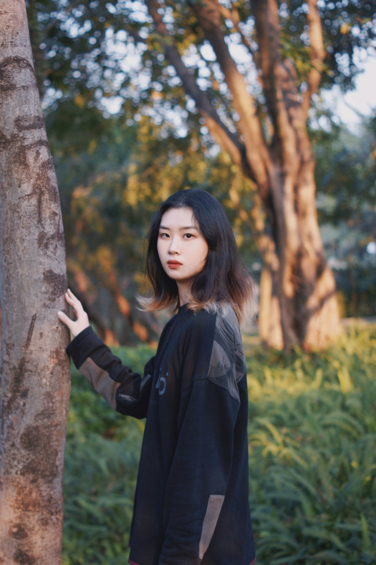泠与-广东省·深圳市·南山区-某红薯,微博,抖音,快手,B站-在校大学生。可接买家秀,开箱测评种草,短视频vⅠog创作,免费试用,探店打卡,平面模特兼职,品牌代言,校园推广。