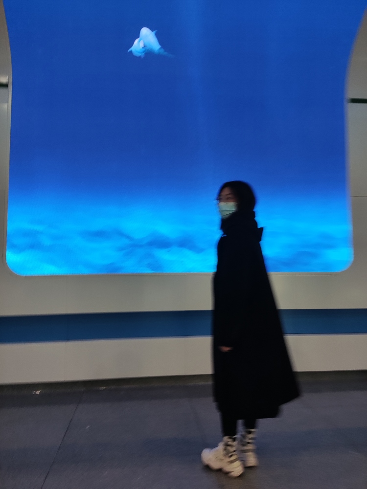 小何好哇塞！-河南省·郑州市·中原区-抖音，某红薯-只接寄拍，只接寄拍，身高161体重41公斤鞋码37，好看的衣服，包包，鞋子，首饰都可以，日用品也可以的~