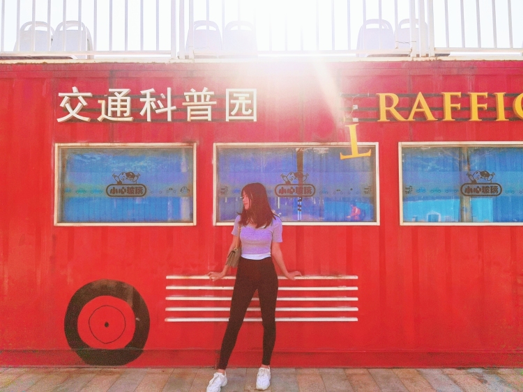 jiaʚྀིɞྀི-广东省·深圳市·龙岗区-某红薯-只接寄拍，身高158体重93斤鞋码36，好看的衣服，包包，鞋子，首饰都可以，日用品也可以的~