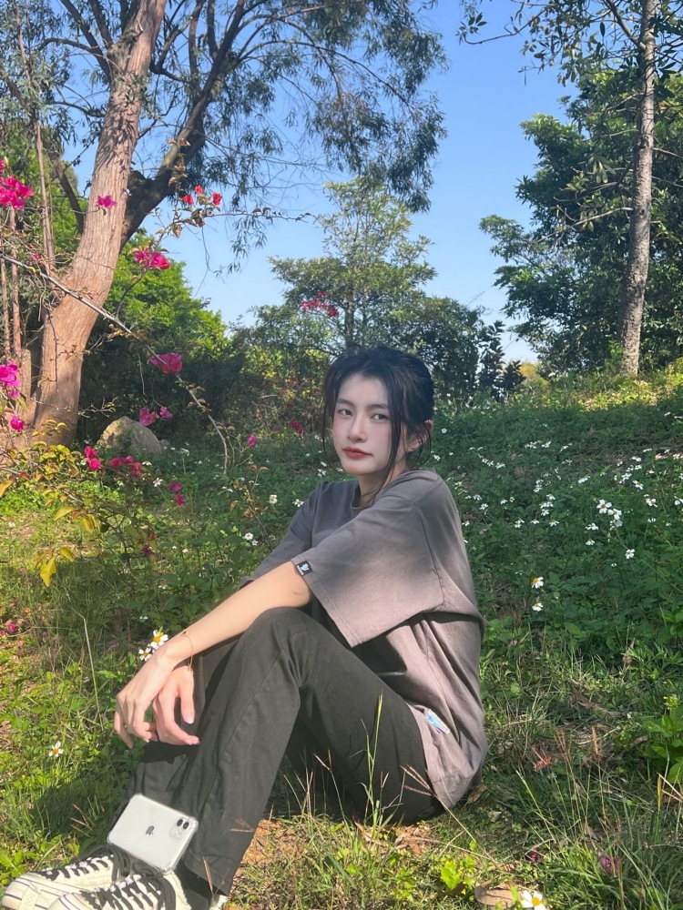 菜菜-福建省·厦门市·翔安区--可接各种风格太过于暴露除外接衣服包包饰品（耳饰除外）认真拍图不拖拉可接受重拍
160/84 36码 拍照道具：iPhone
