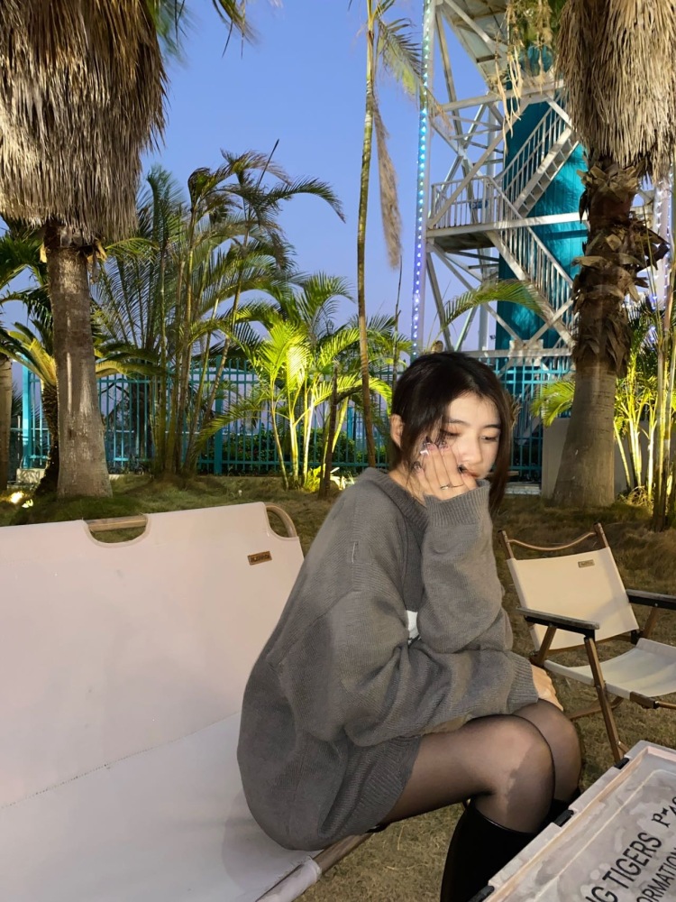 菜菜-福建省·厦门市·翔安区--可接各种风格太过于暴露除外接衣服包包饰品（耳饰除外）认真拍图不拖拉可接受重拍
160/84 36码 拍照道具：iPhone