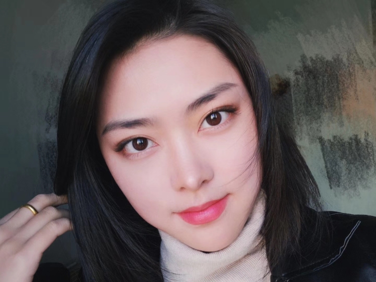 叫 皮叔-北京市·北京市·东城区-微博某红薯大众点评-大家好,欢迎来到我的频道
下面是自我介绍
本人身高165,体重55kg
平时有健身的习惯,体型很匀称,葫芦型身材
本人技能:拍照杠杠滴,化妆奈斯,还会p图,手机端.pc端都可以哈,还会写大众点评,
①