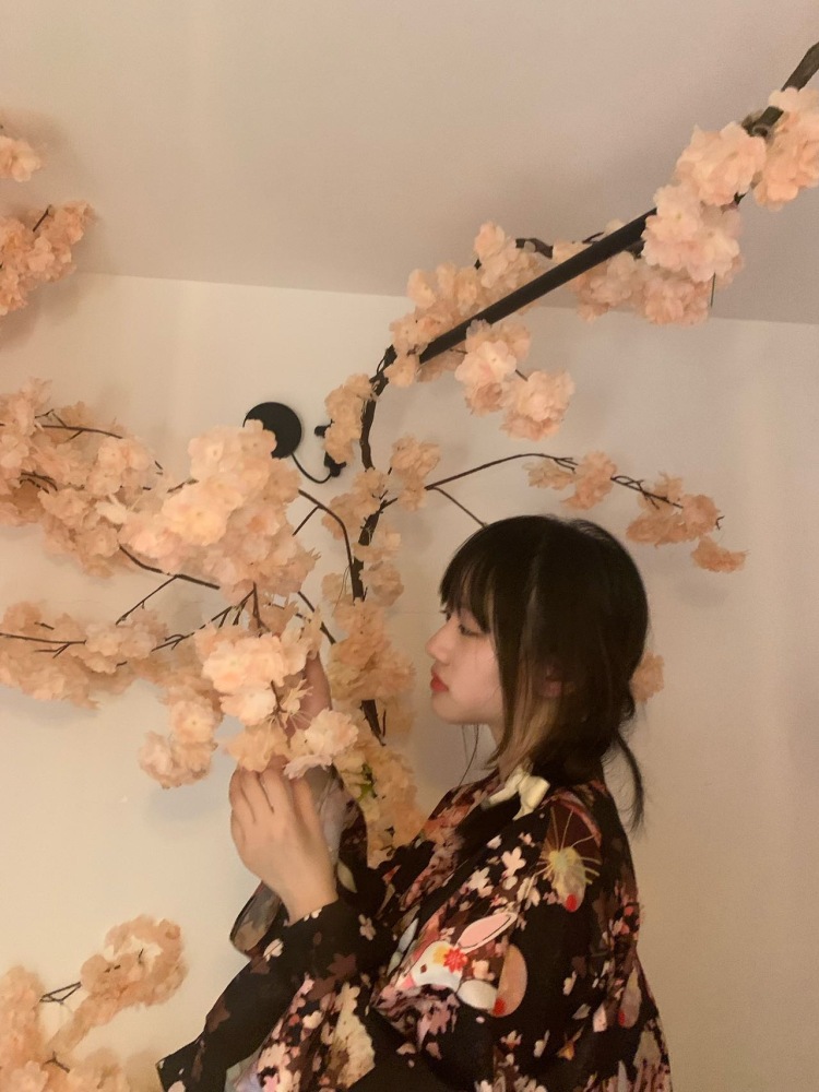 美女的网名.-重庆市·重庆市·万州区-抖音快手-身高166体重115，我可以接美妆或者是微胖寄拍，有兴趣可以加我微信