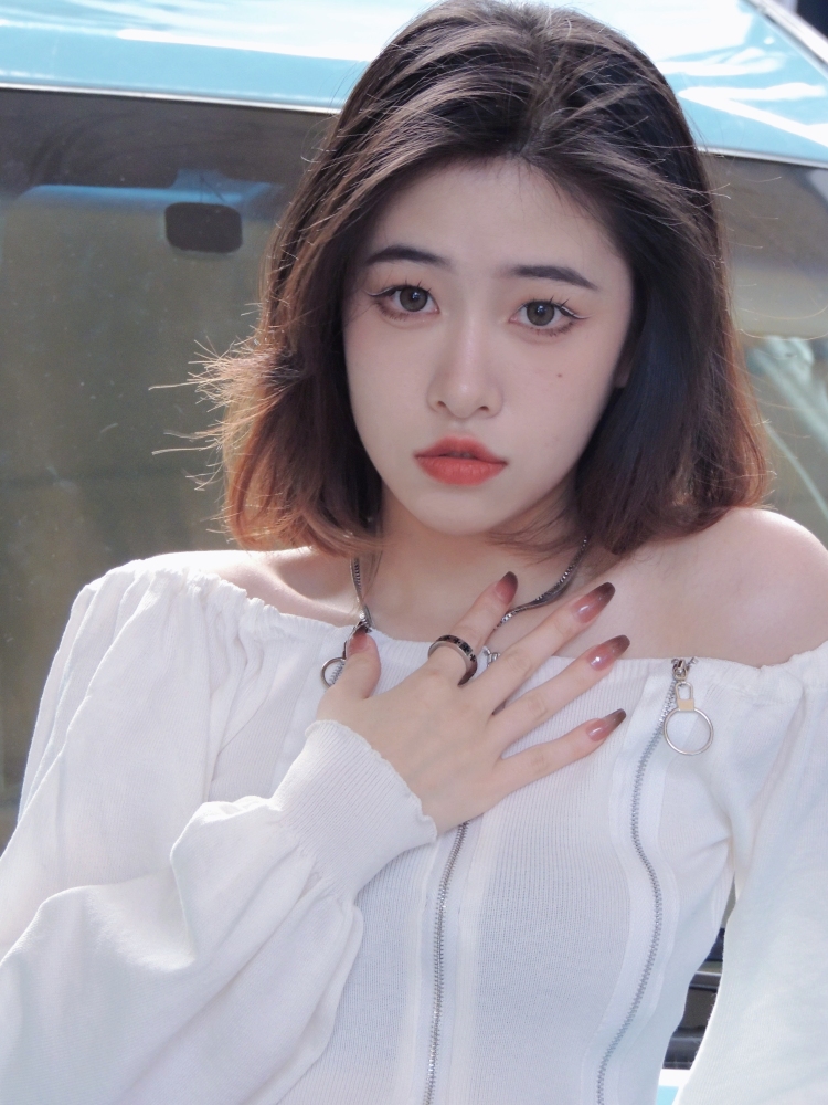 KIKI-广东省·广州市·黄埔区-抖音 某红薯-学服装设计的在校大学生 擅长拍照 修图 画画 风格多样我可以接 寄拍买家秀 免费试用  开箱测评 探店打卡 推广
