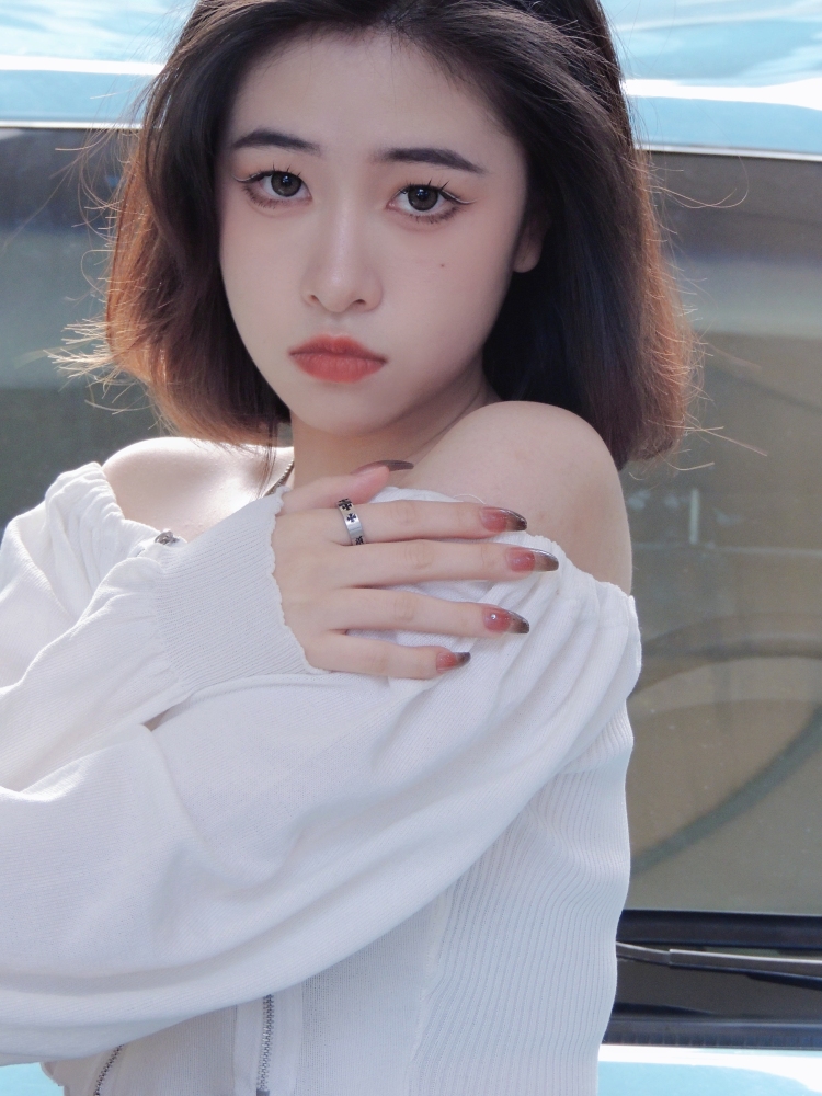 KIKI-广东省·广州市·黄埔区-抖音 某红薯-学服装设计的在校大学生 擅长拍照 修图 画画 风格多样我可以接 寄拍买家秀 免费试用  开箱测评 探店打卡 推广