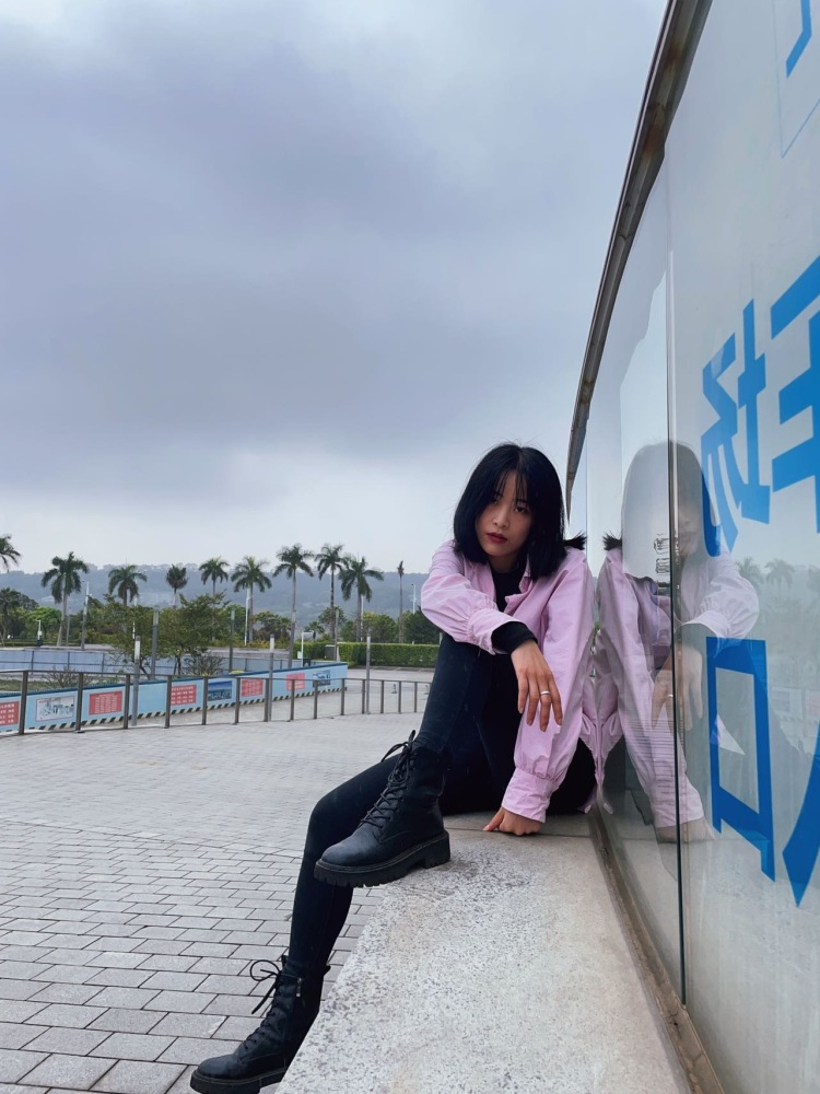 ﺭ并摸了你一下ﺭ娟子-广西壮族自治区·南宁市·青秀区-某红薯-舞蹈是兴趣爱好，身材不瘦，不是瘦才美，微胖也很美，希望可以接单。