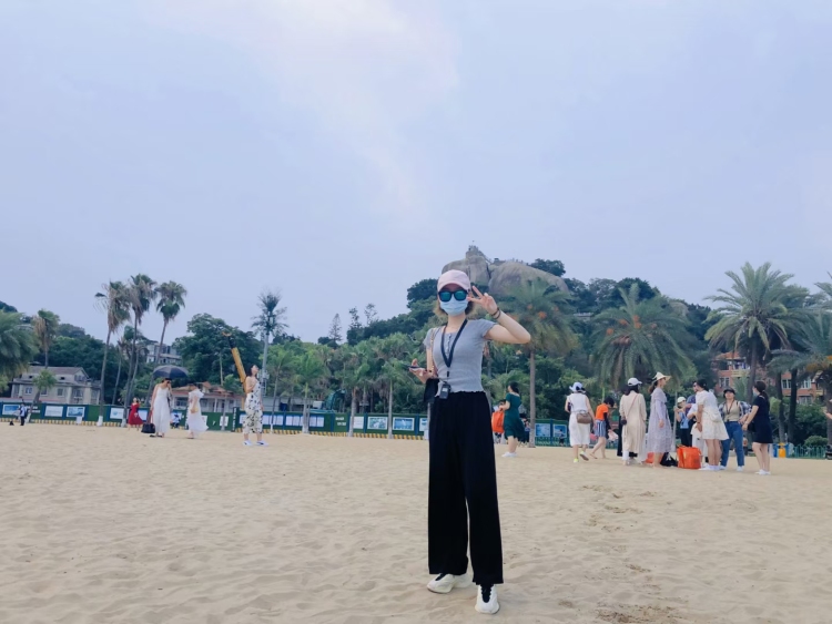 Emily-广东省·佛山市·南海区--接寄拍寄拍寄拍啦~
素人一枚，喜欢拍照，会P图
身高158体重43kg
可接🍑宝 pdd 价格可商议啦
接衣服 鞋子 饰品等等等