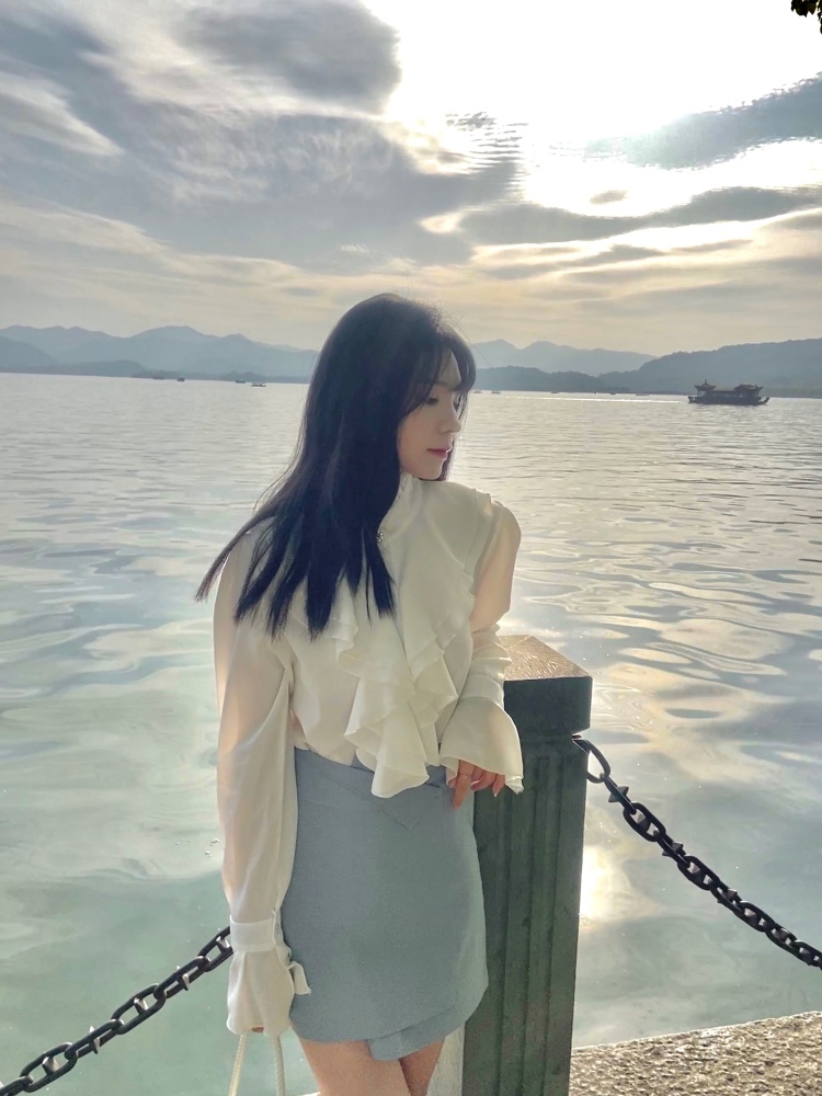 阿呸💨-浙江省·杭州市·萧山区--身高162 体重80 平时喜欢出去拍照，性格比较开朗 对于时尚和服装都很喜欢，能赶上时代的潮流趋势