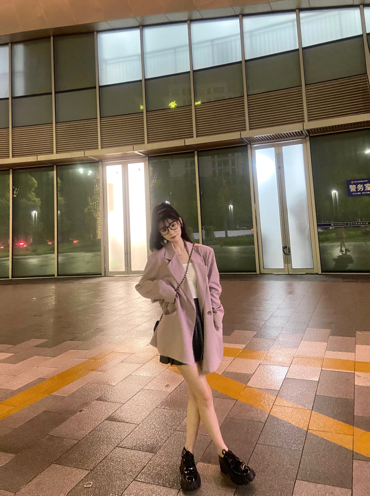 阿呸💨-浙江省·杭州市·萧山区--身高162 体重80 平时喜欢出去拍照，性格比较开朗 对于时尚和服装都很喜欢，能赶上时代的潮流趋势