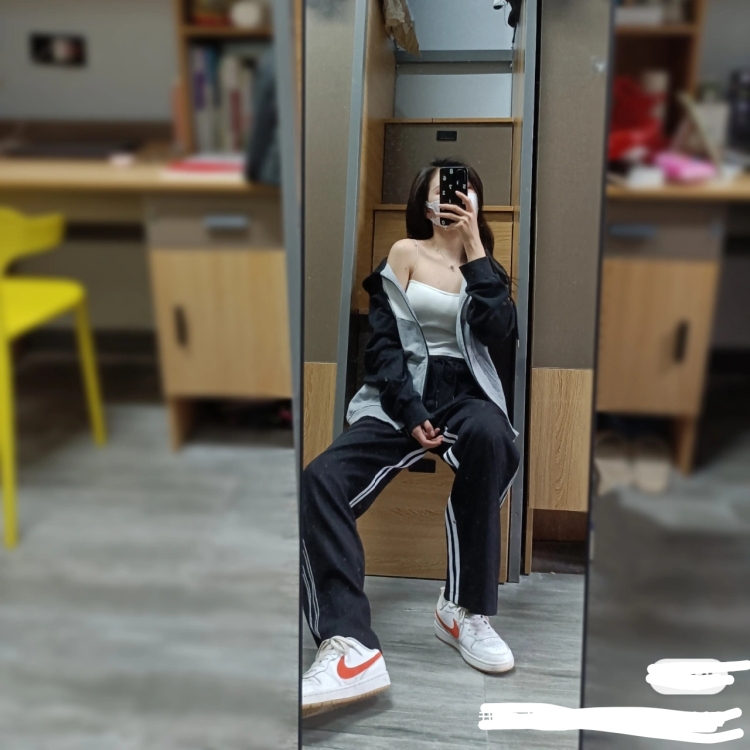 确实-江西省·南昌市·新建区--爱运动  168/ 93 会拍照  会修图  皮肤白  想要接一些寄拍  服装  首饰  包包  帽子 鞋子  都可以