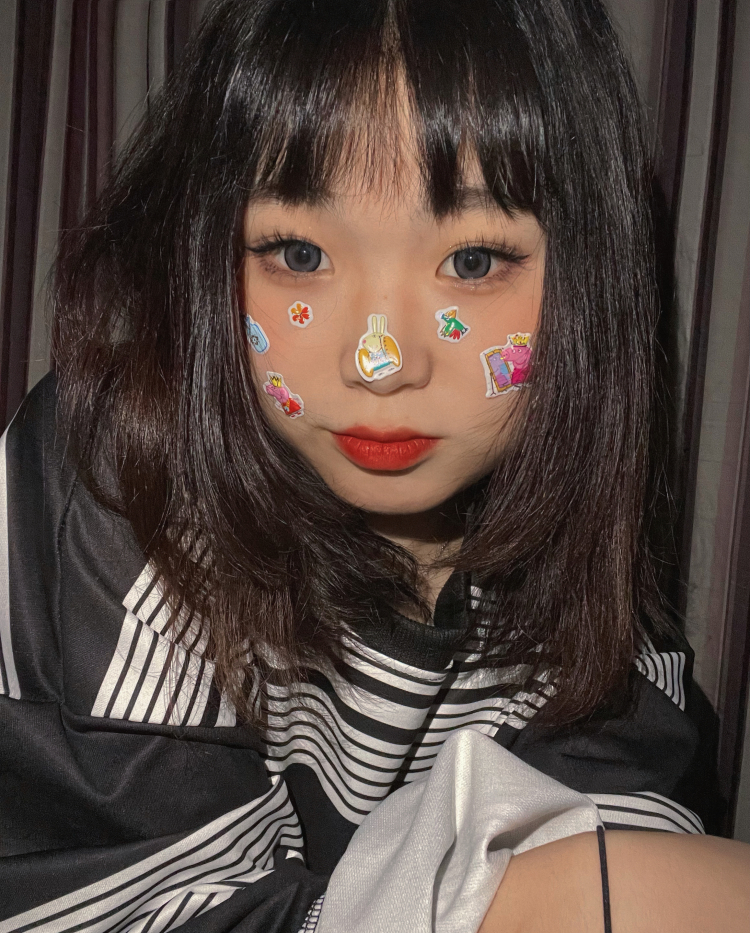 铁锤妹妹-重庆市·重庆市·江北区-抖音 快手-本人身高158 体重95 喜欢拍照 穿搭  风格多变 会p图。职业时间自由  接受寄拍！！！