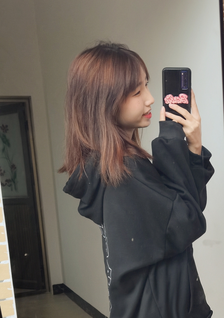 ㅤㅤ曹女士-广东省·广州市·白云区-快手、抖音-大家好！我是广州网红：曹女士
156  40斤
会拍照会p图
接寄拍，送拍
各种风格都能接受，饰品，鞋子，包包也🉑️
艺名：曹女士
年龄：19
身高：156CM
体重：40KG
坐标：广东省·广州市·