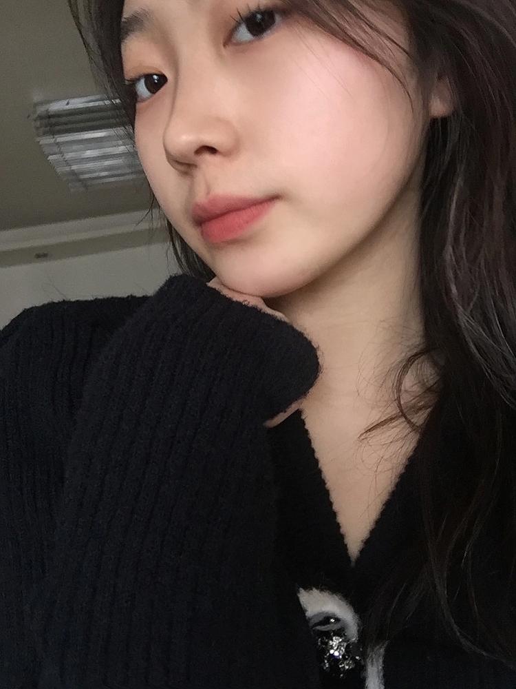 Kkun_-河北省·廊坊市·广阳区--hello 接寄拍 女装 首饰 项链…均可 费用协商 诚信可靠 时尚潮流为主! 171cm 55kg