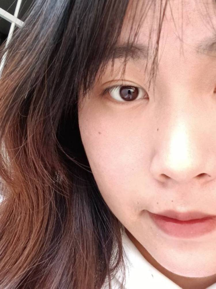 李肖贝-河南省·安阳市·滑县-抖音-会拍照会p图会剪辑有自带相机，拍照清晰价格好商量。会弹吉他，会画画