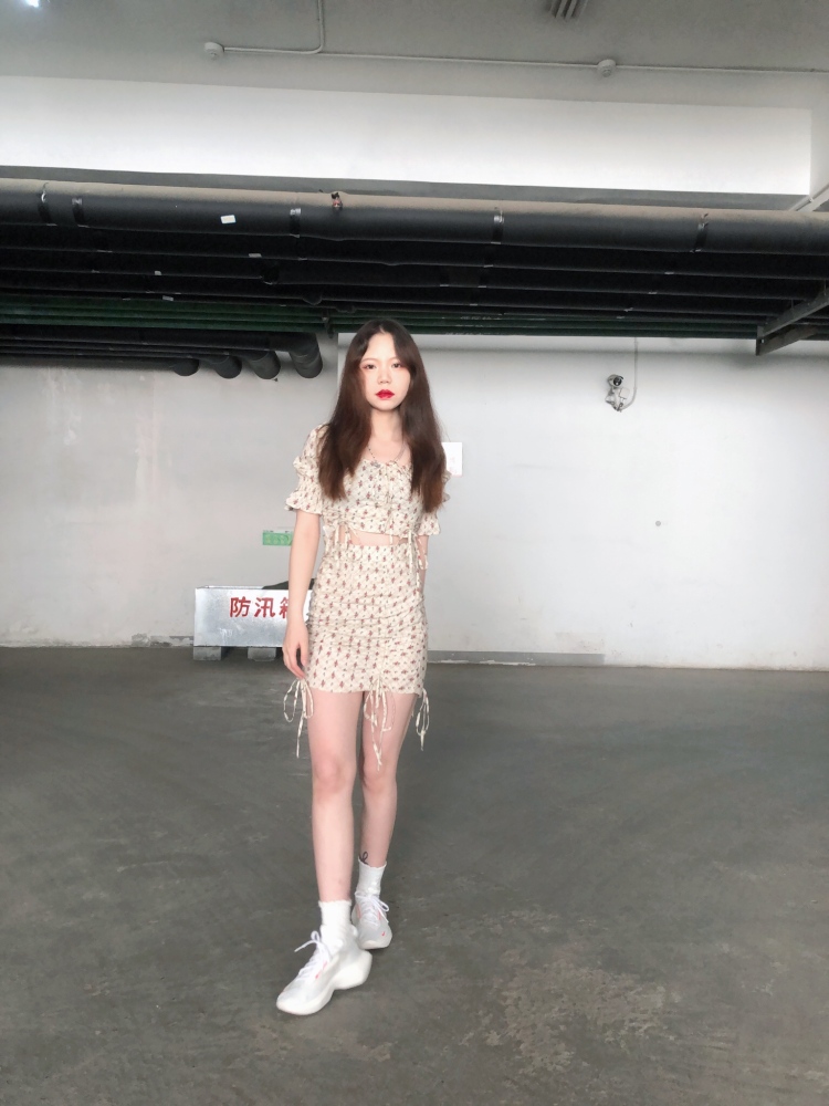 ☼-陕西省·西安市·雁塔区--接寄拍等等都可以 游戏主播 会p图会化妆 新人第一次发布求多多支持