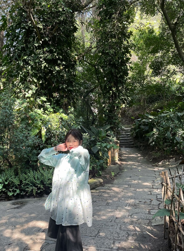 陳茜茜-湖南省·长沙市·芙蓉区-抖音,微博-身高165 体重90
会拍会P 出图快
风格多变
探店 买家秀都可以找我哟
