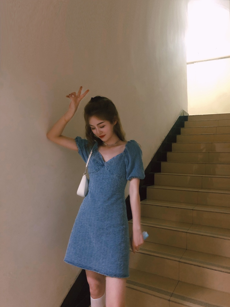 👑-河南省·郑州市·管城回族区-抖音、小红薯-平时喜欢拍拍，玩玩转转。擅长P图。可以接一些买家秀、寄拍例如衣服鞋子包包饰品等等等活动。