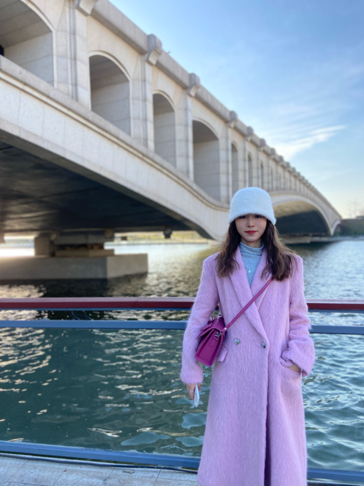 👑-河南省·郑州市·管城回族区-抖音、小红薯-平时喜欢拍拍，玩玩转转。擅长P图。可以接一些买家秀、寄拍例如衣服鞋子包包饰品等等等活动。