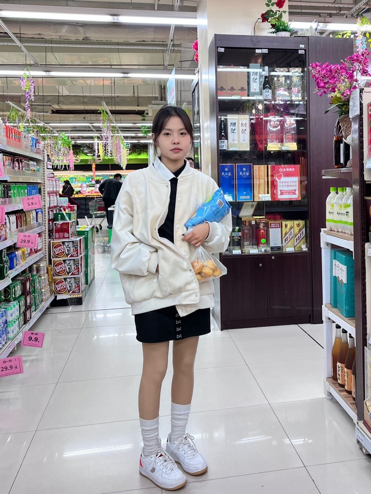 不是幡动-福建省·福州市·长乐区--身高156体重40kg
接单范围:服饰、商品寄拍 瞳模 买家秀 种草软文
可接平台:微博 抖音 b站 某红薯 等