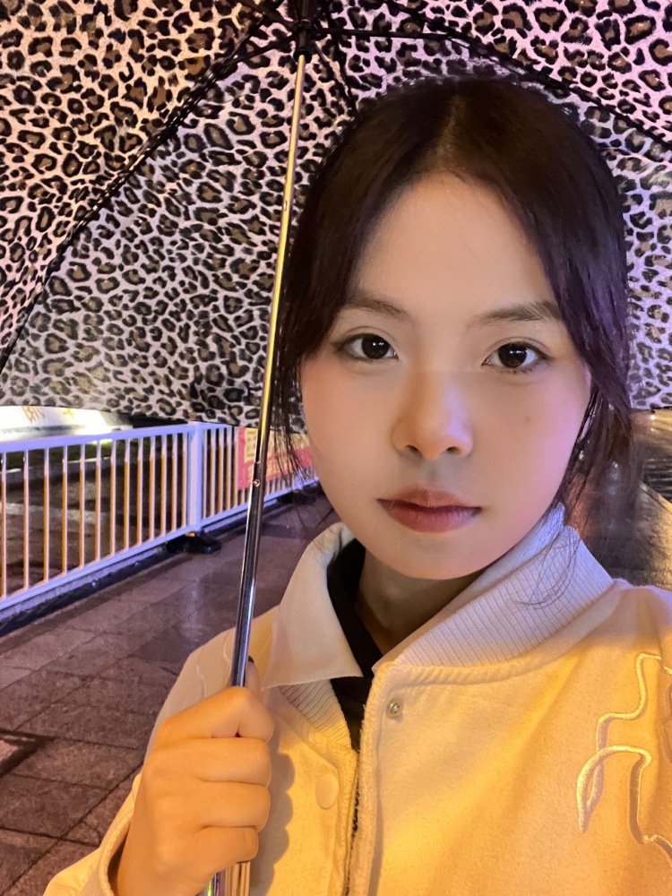 不是幡动-福建省·福州市·长乐区--身高156体重40kg
接单范围:服饰、商品寄拍 瞳模 买家秀 种草软文
可接平台:微博 抖音 b站 某红薯 等