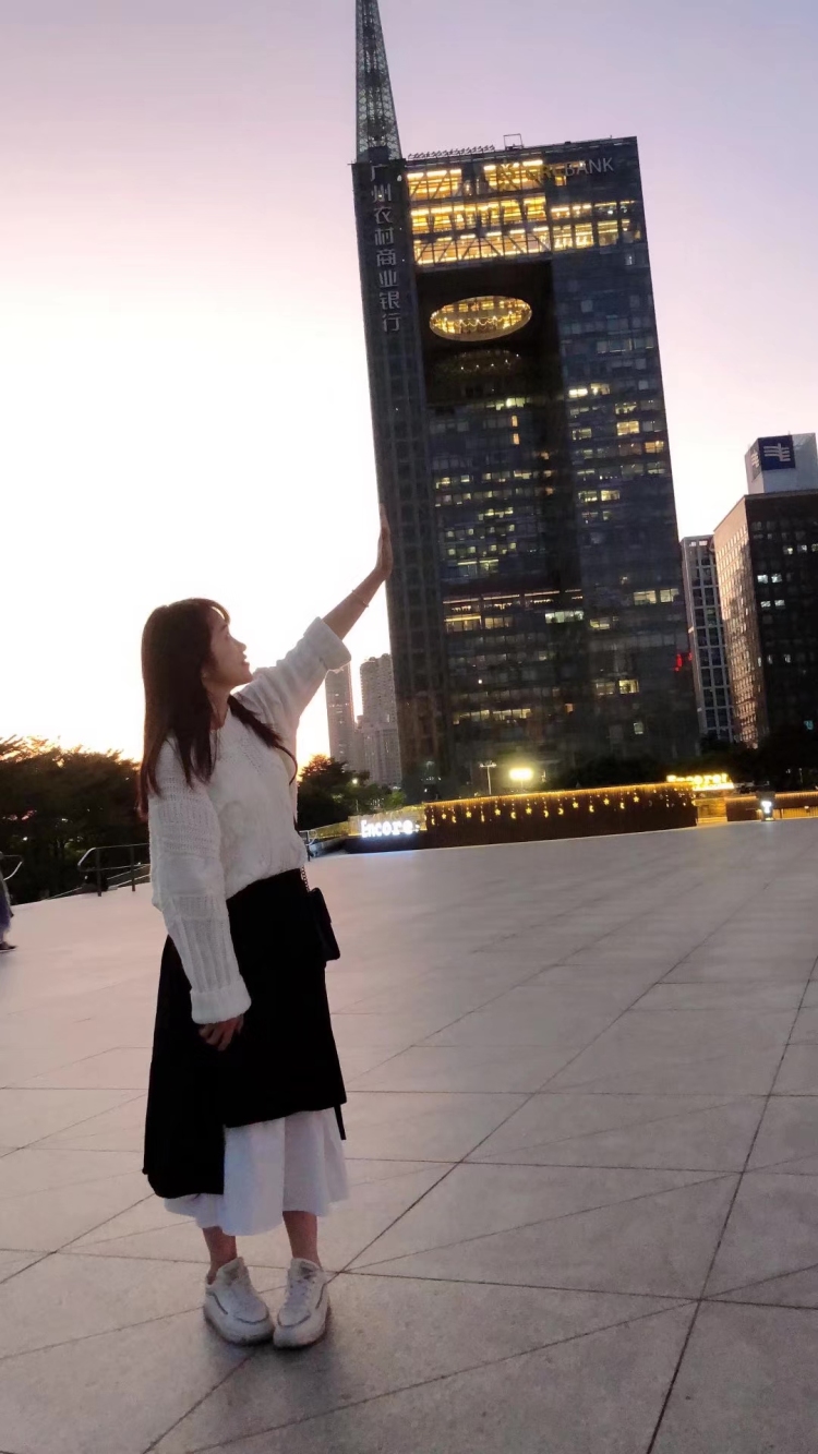 ᥫᩣ-广东省·广州市·白云区--本人喜欢拍一下可爱的图片发在一下APP上面去玩。比如 某红薯 抖音 等等