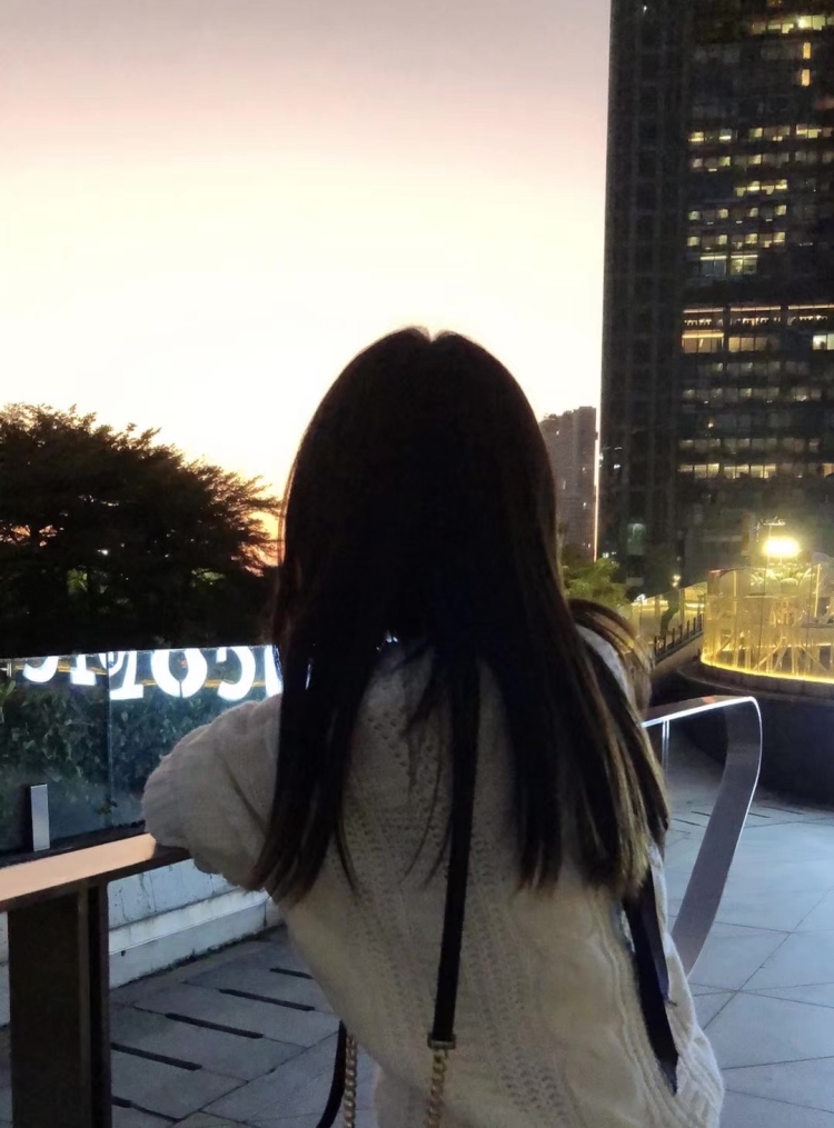 ᥫᩣ-广东省·广州市·白云区--本人喜欢拍一下可爱的图片发在一下APP上面去玩。比如 某红薯 抖音 等等