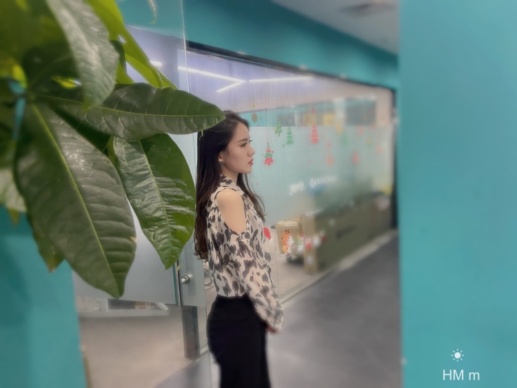 是你的梦姐呀-河南省·南阳市·宛城区-抖音 某红薯-喜欢拍照，服装搭配，衣服，包包，鞋子，化妆品都可以拍。p图，出图速度比较快，有拍照设备，寄拍，开箱都可以。