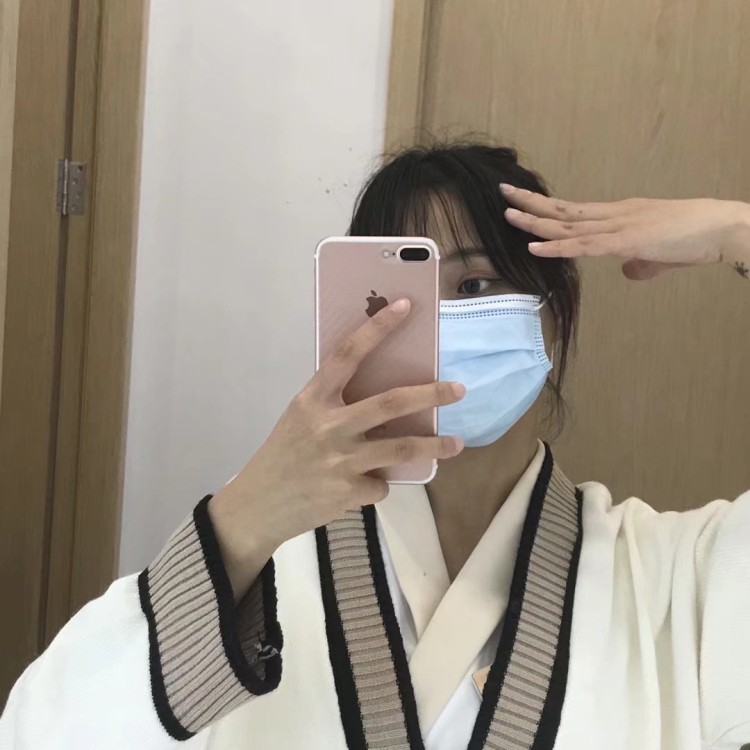 俺想窝粑粑🙋-浙江省·舟山市·普陀区-抖音 快手 知乎 某红薯-买家秀 开箱测评 是个美容师 比较了解皮肤的情况和护肤常识 对护肤产品也比较了解