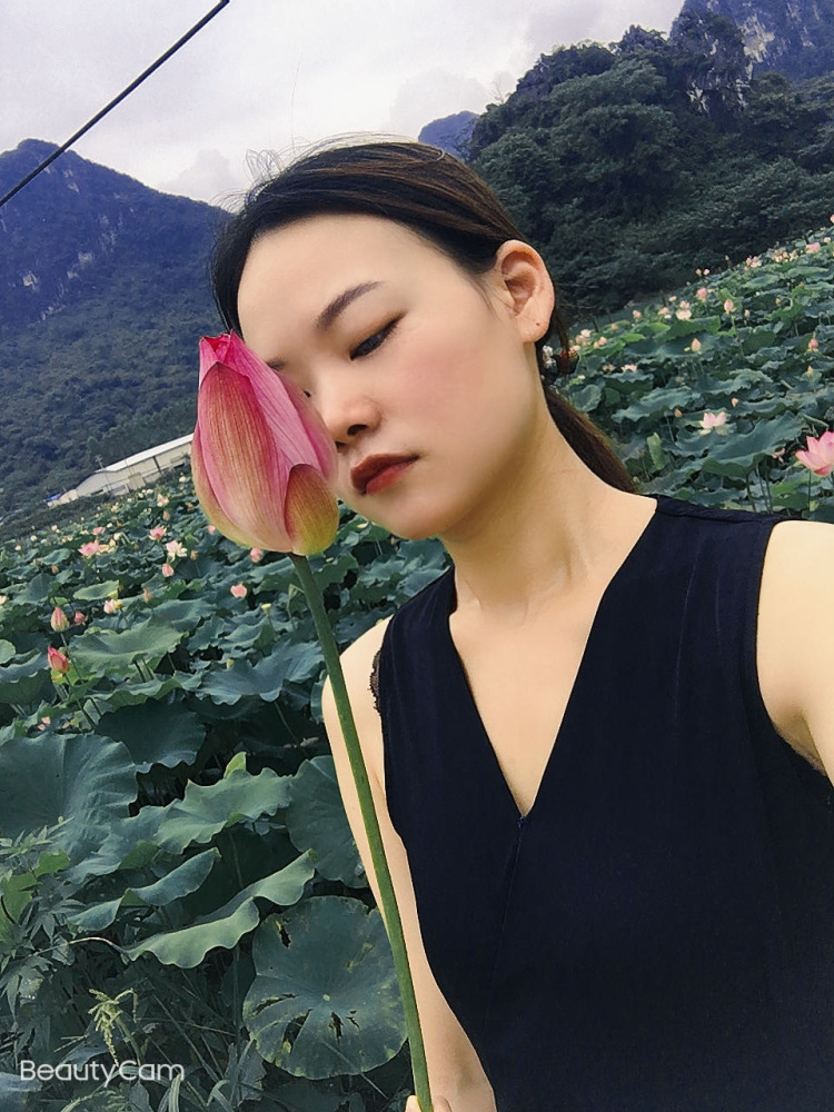 木木-广西壮族自治区·桂林市·临桂区--喜欢拍照，想通过网拍赚钱来存些零花钱，能不能给我一次机会，如果拍的好，继续合作，拍的不好，会改善