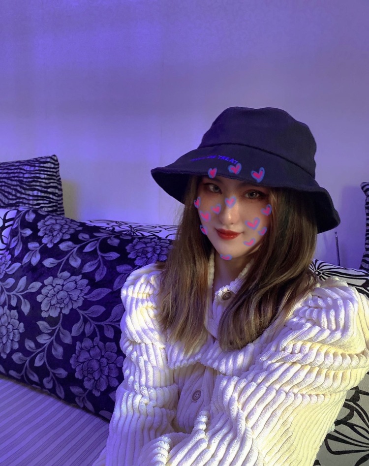 katerina-四川省·成都市·锦江区--可拍服装、探店、化妆品,可接衣服寄拍,饰品,(耳饰、手饰、头饰)155 48kg