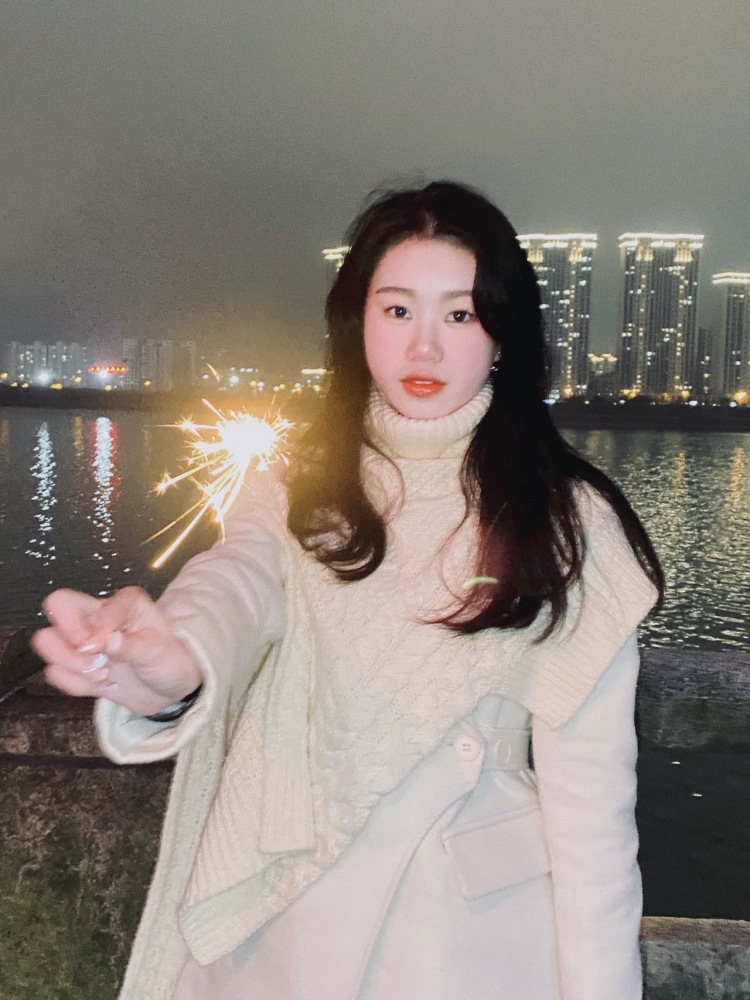可可keke-江西省·南昌市·南昌县--买家秀 寄拍衣服鞋子饰品   会民舞 拉丁 普通话好 可以简单介绍产品  主要接一些寄拍产品